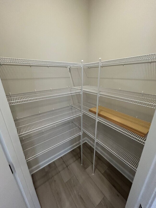 Building Photo - 6009 Port Royal St