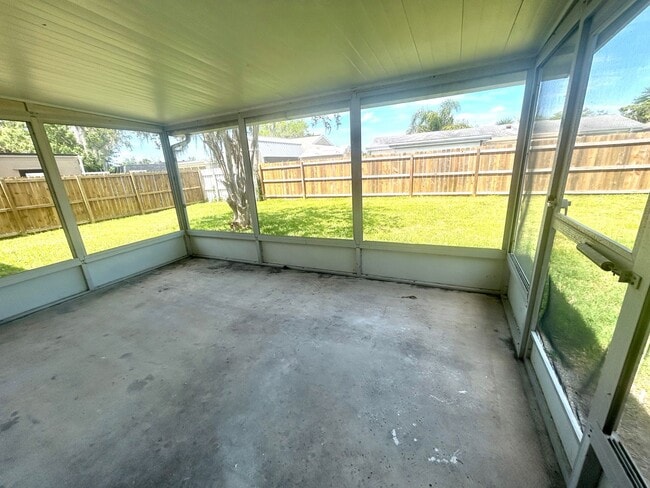 Building Photo - 2 Bed/1 Bath, Single Family Home in Beacon Square AVAILABLE NOW!!