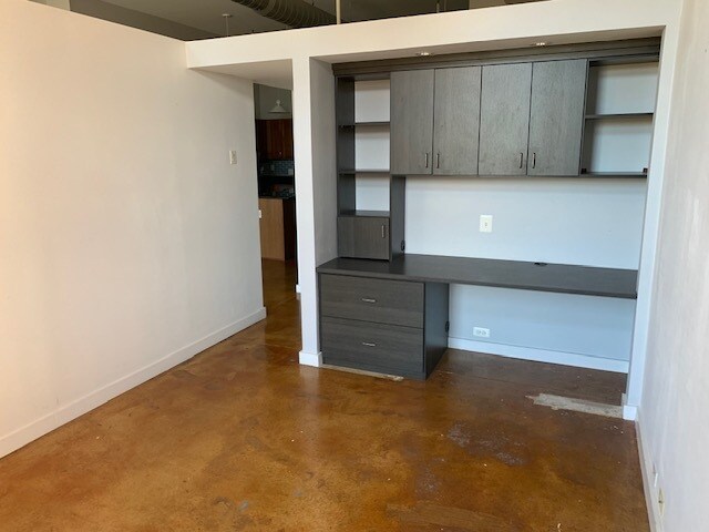 Building Photo - 440 12th St NE