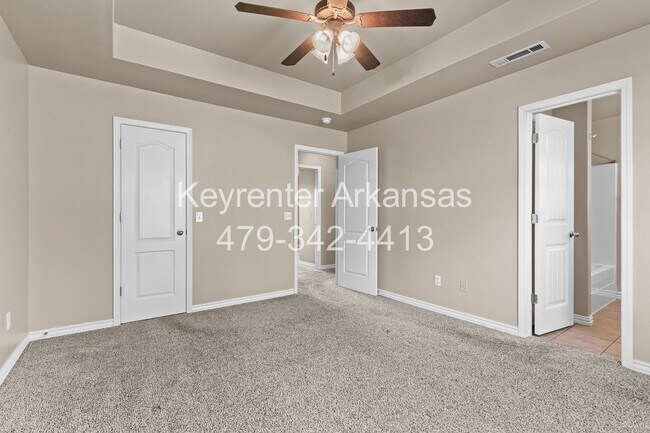 Building Photo - This home is the perfect choice for you in Elkins!