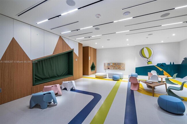 Building Photo - 300 Biscayne Blvd Way