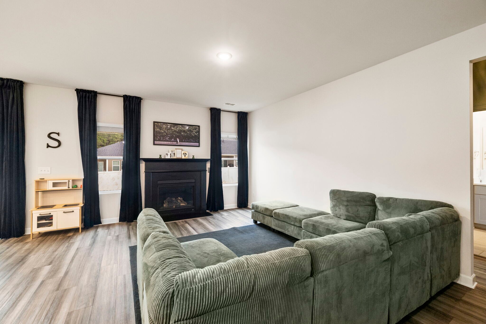 Building Photo - 813 Elgon Walk Dr