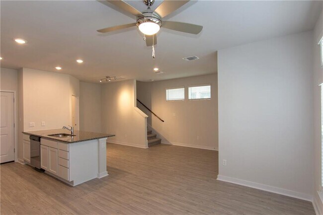 Building Photo - 391 W South St