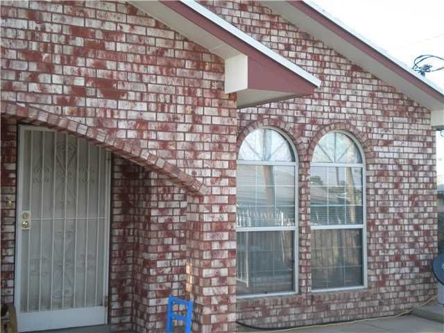Building Photo - 3026 Douglas Ave