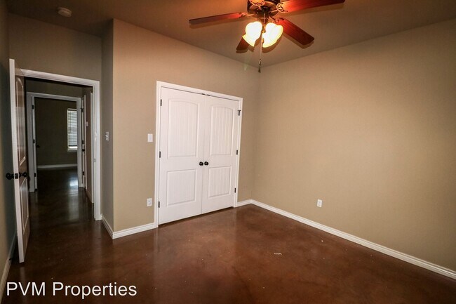 Building Photo - 3 br, 2 bath House - 3021 Silver Saddle