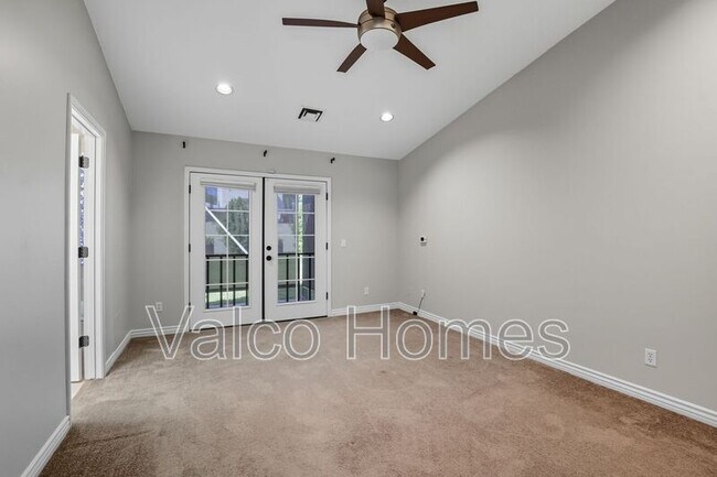 Building Photo - 6326 N 14th Pl