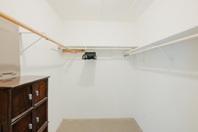Building Photo - 6424 Amber Dr