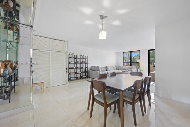 Building Photo - 10185 Collins Ave