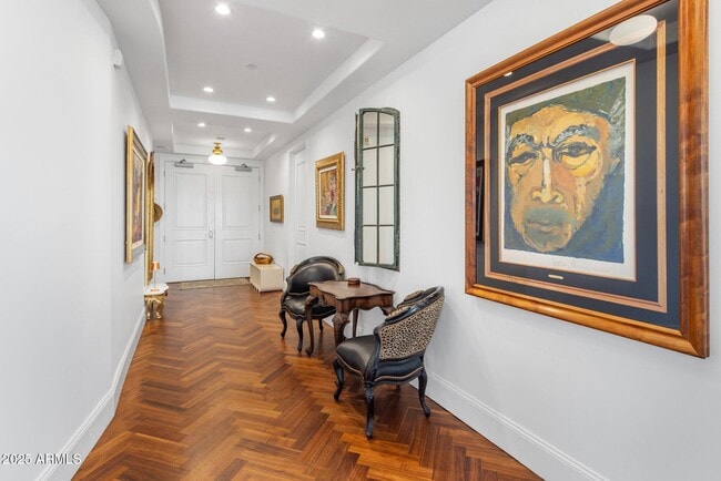 Building Photo - 2211 E Camelback Rd