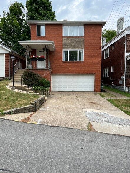 Primary Photo - 3309 Bookman Ave