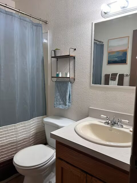 Building Photo - 212 N Main St