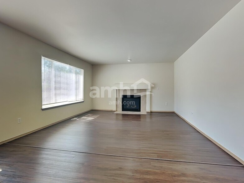 Building Photo - 1524 185th St Ct E