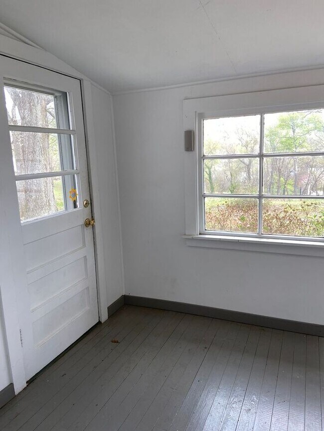 Building Photo - Swannanoa Cottage