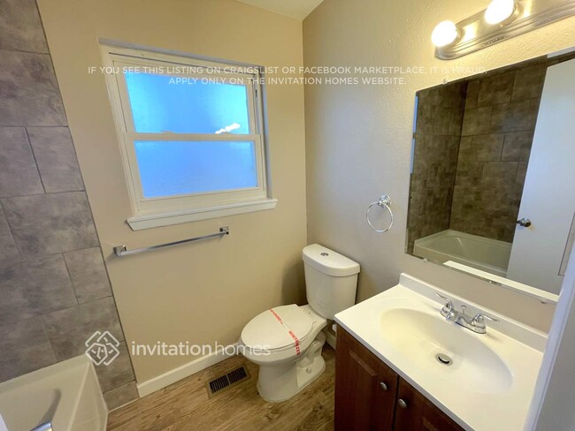 Building Photo - 2924 S Argonne St