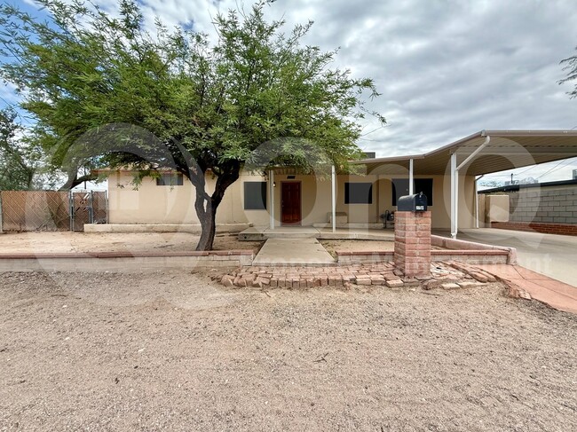 Building Photo - 2760 N Palo Verde Ave