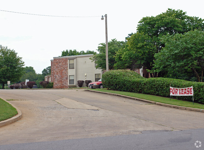 Primary Photo - Vantage Point Apartments