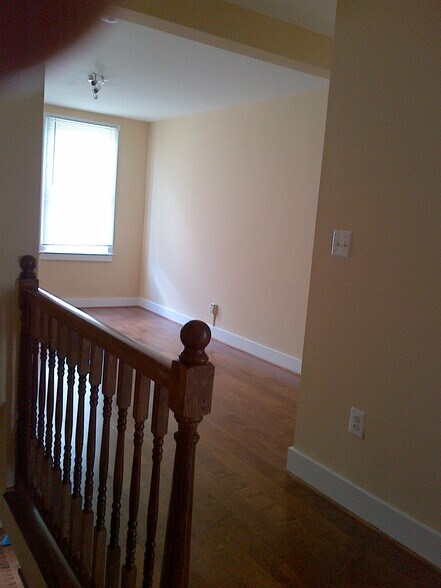 Building Photo - 3415 Hickory Ave
