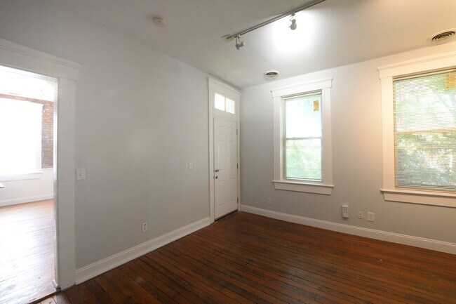 Building Photo - 2406 S 13th St