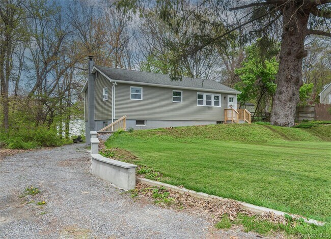 Building Photo - 55 Elk Rd