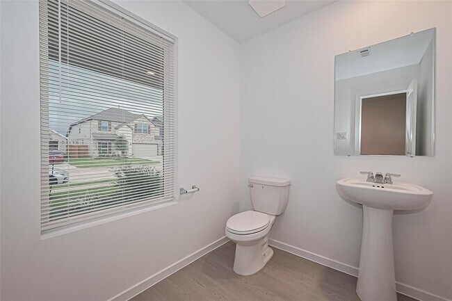 Building Photo - 27615 Village Way Dr.