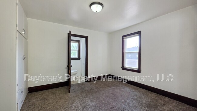 Building Photo - 1312 1/2 3rd Avenue North