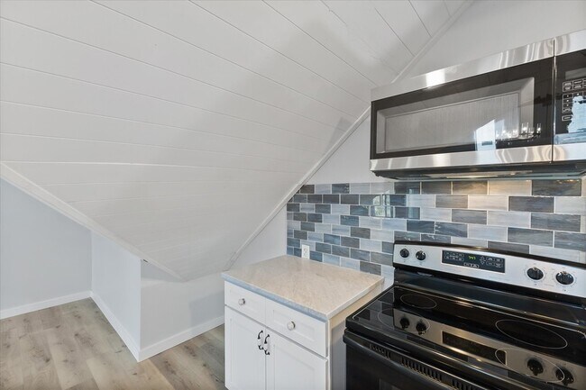 Building Photo - 2045 Chisholm Trail