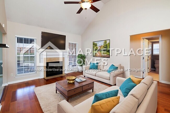 Building Photo - 512 Marble Falls