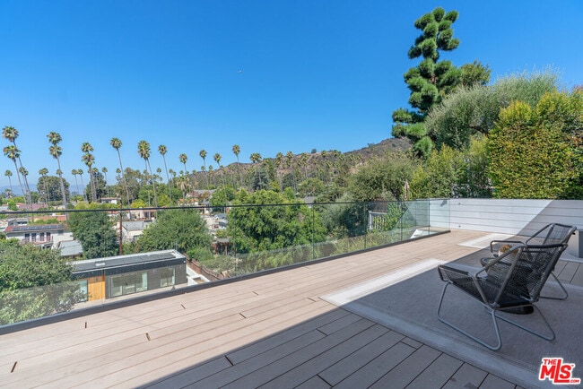 Building Photo - 5265 Dahlia Dr