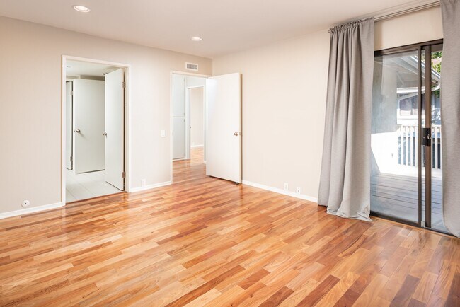 Building Photo - 4015 Camino Lindo