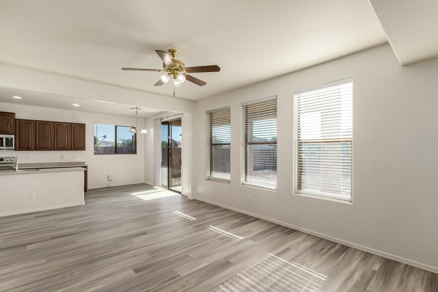 Building Photo - 1927 W Fruit Tree Ln