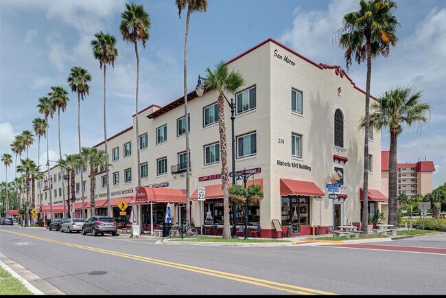 Building Photo - 220 Park Blvd N