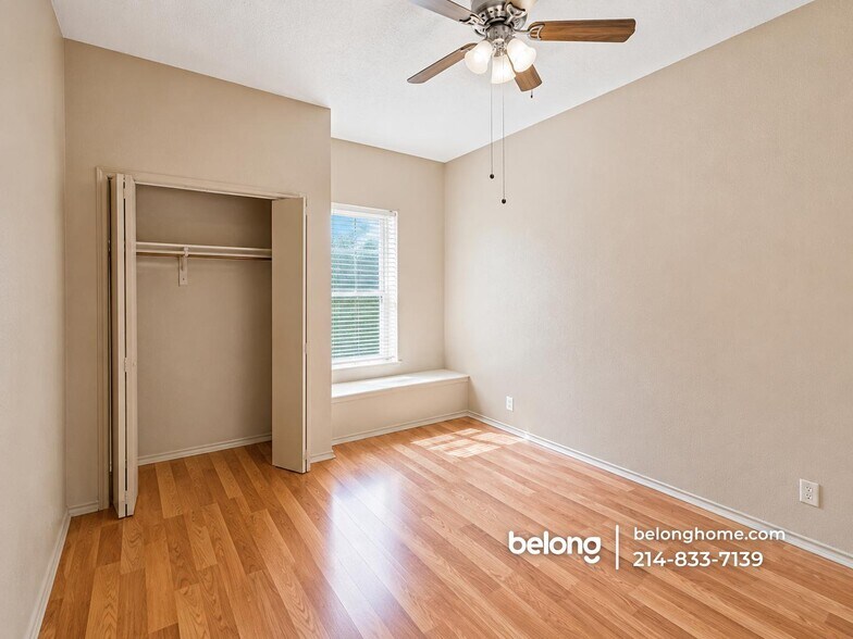 Building Photo - 5313 Greenshaven Dr