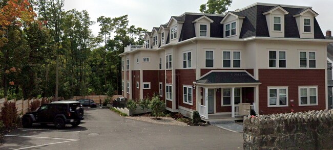 Building Photo - 4 bedroom, 2-full bath with Balcony & Parking