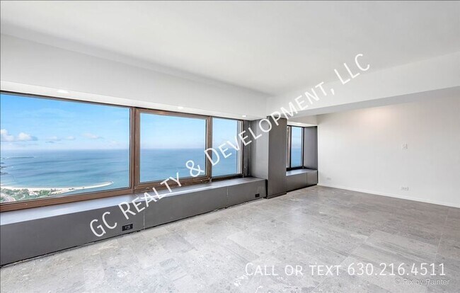 Building Photo - 175 E Delaware Pl