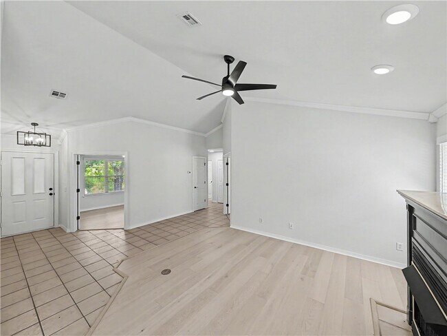 Building Photo - 11 Ettington Dr