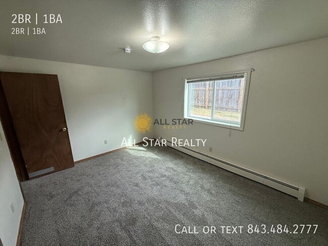 Building Photo - 533 N Price-2