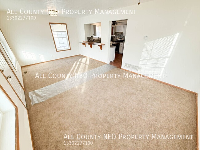 Building Photo - 2637 E 110th St