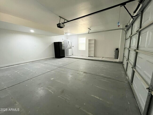 Building Photo - 14441 N 38th Ave