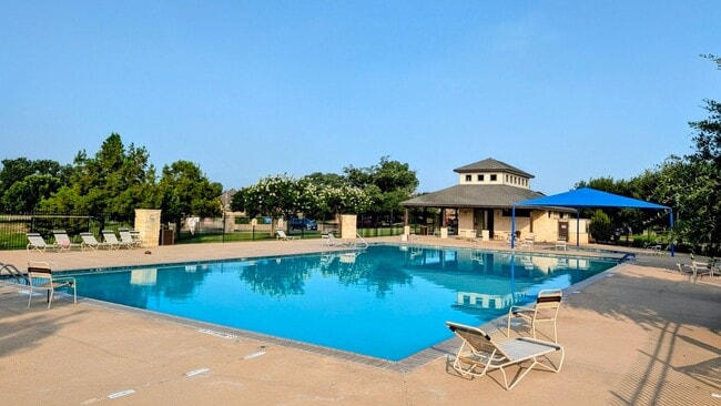 Building Photo - College Station - 3 bedroom / 2 bath- 2 car garage - fenced in back yard home in Creek Meadows