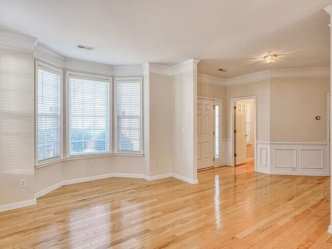 Building Photo - Beautiful Home for Rent!