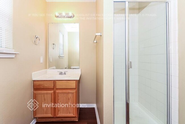Building Photo - 646 Via Estrella