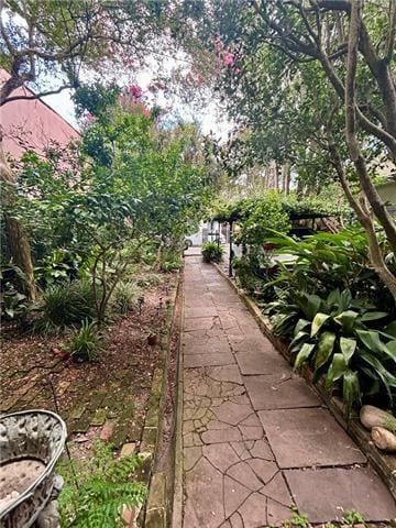 Building Photo - 837 Governor Nicholls St