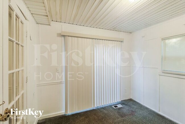 Building Photo - 1163 Mainstreet Valley Dr