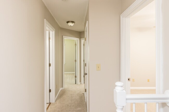 Building Photo - 5558 Parker Hill Ln