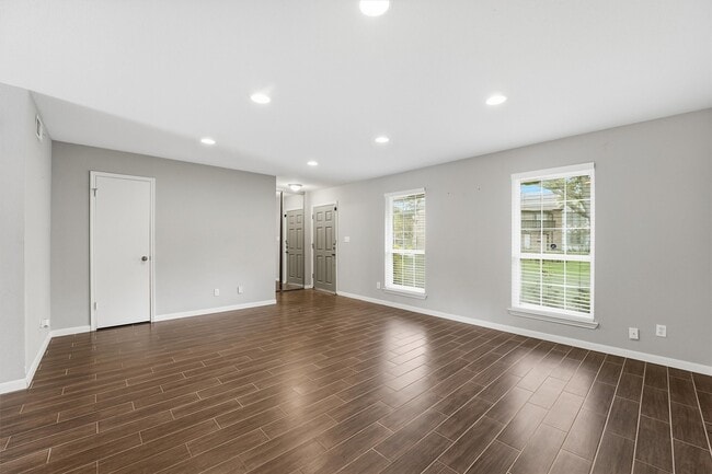 Building Photo - 2325 Triway Ln