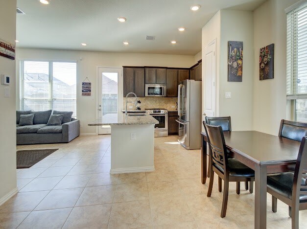 Building Photo - 1646 Ryon Falls Dr