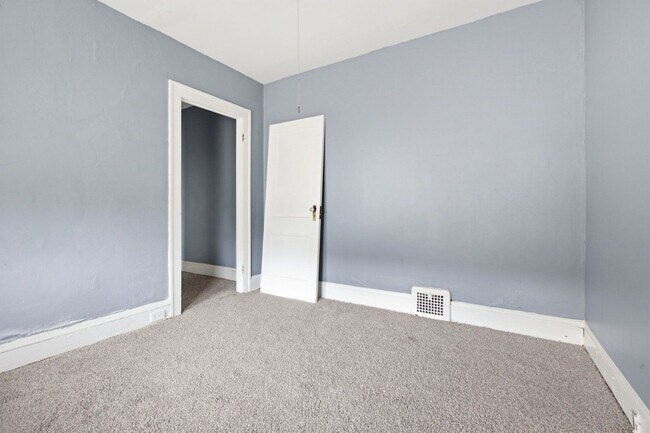 Building Photo - 12313 Rexford Ave