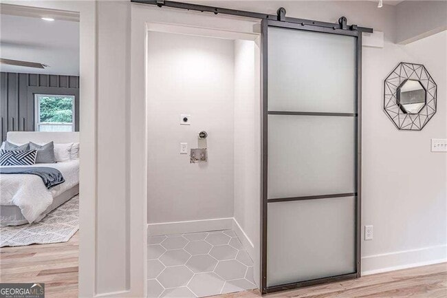 Building Photo - 605 Blake Ave SE