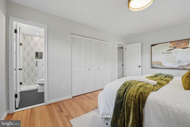 Building Photo - 4512 Sleaford Rd