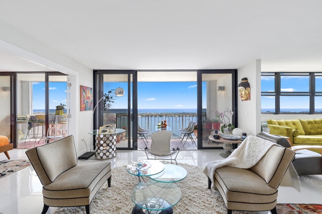 Building Photo - 5600 N Flagler Dr